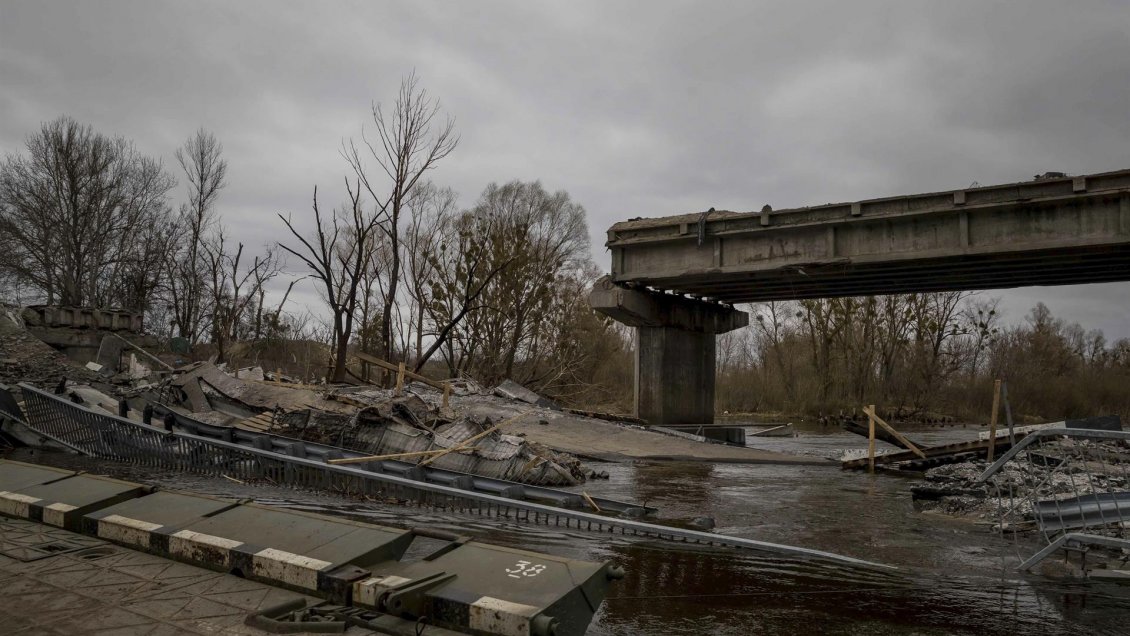Rusia dice que Kiev prohíbe rendirse a los militares sitiados en Mariúpol