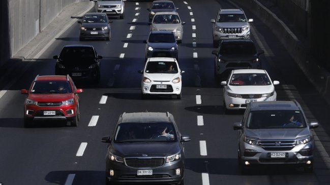 Fin de semana largo: 126 mil vehículos ya han regresado a Santiago