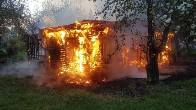 Nuevo ataque incendiario dejó una cabaña quemada en las cercanías de Curacautín