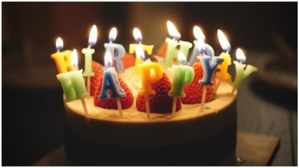   Hombre demandó a su extrabajo por celebrarle su cumpleaños: Deberán pagarle $368 millones 