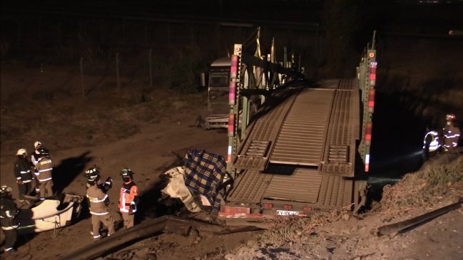 Requínoa: Tres mujeres fallecieron tras colisión múltiple en Ruta 5 Sur