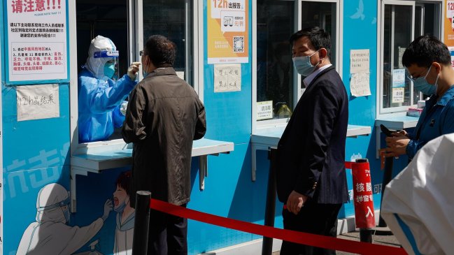 Pekín hará PCR a 20 millones de personas mientras en Shanghái bajan los casos