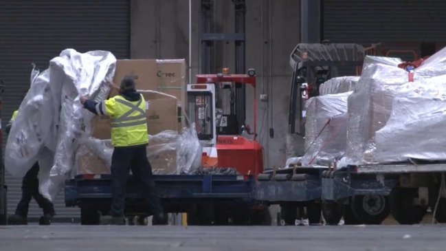 Chile recibió cargamento de casi 500 mil dosis de vacunas Moderna contra el Covid-19