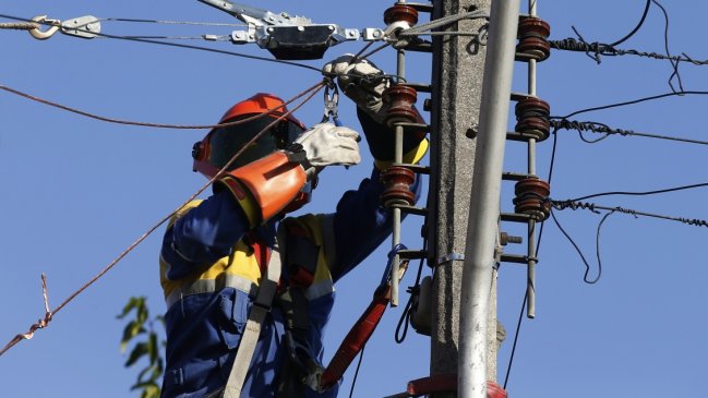  Corte de suministro de energía eléctrica afecta a más de 1.100 viviendas  