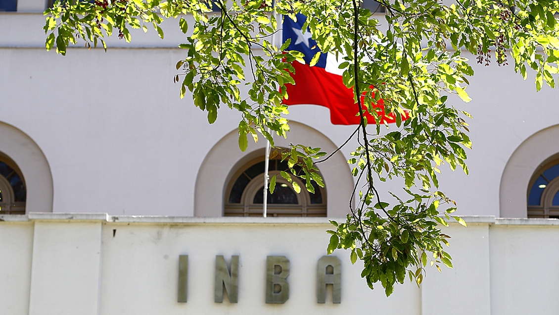 Estudiantes prevén mantener la toma del Internado Nacional Barros Arana hasta el lunes