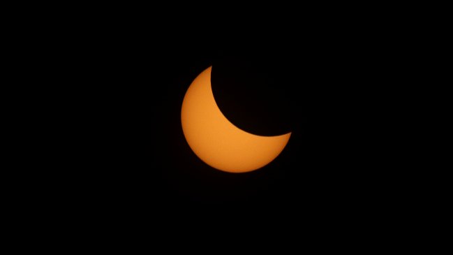  Las claves para no perderse el eclipse parcial de sol este sábado en Chile  