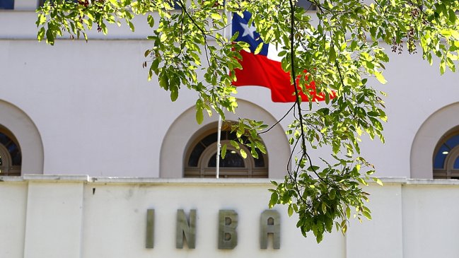 Estudiantes prevén mantener la toma del Internado Nacional Barros Arana hasta el lunes