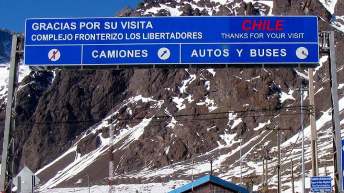 Después de un año, Chile reabrirá este domingo sus fronteras terrestres
