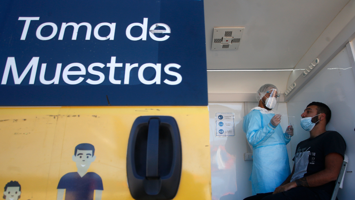 Casos confirmados de Covid-19 cayeron en un 12% la última semana