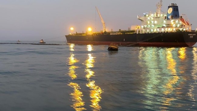  Marina de Perú reporta nuevo derrame de petróleo en el sur de Lima  