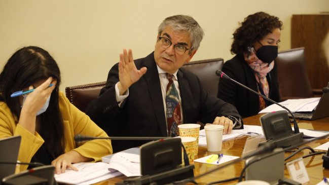 Hacienda ajusta a la baja proyección de crecimiento para Chile a 1,5 por ciento