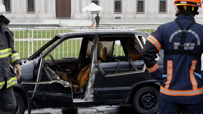Falleció Mario Carrión, hombre que se quemó a lo bonzo frente a La Moneda