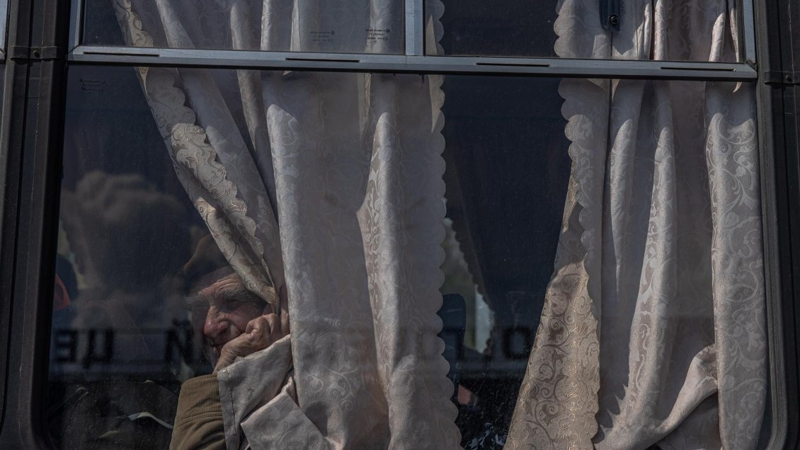 Incertidumbre sobre la evacuación de Mariúpol: Ucrania alerta de 11 buses con evacuados desaparecidos