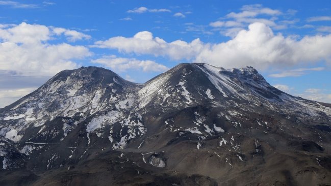  Geofísico chileno desarrolló sistema para pronosticar erupciones volcánicas  