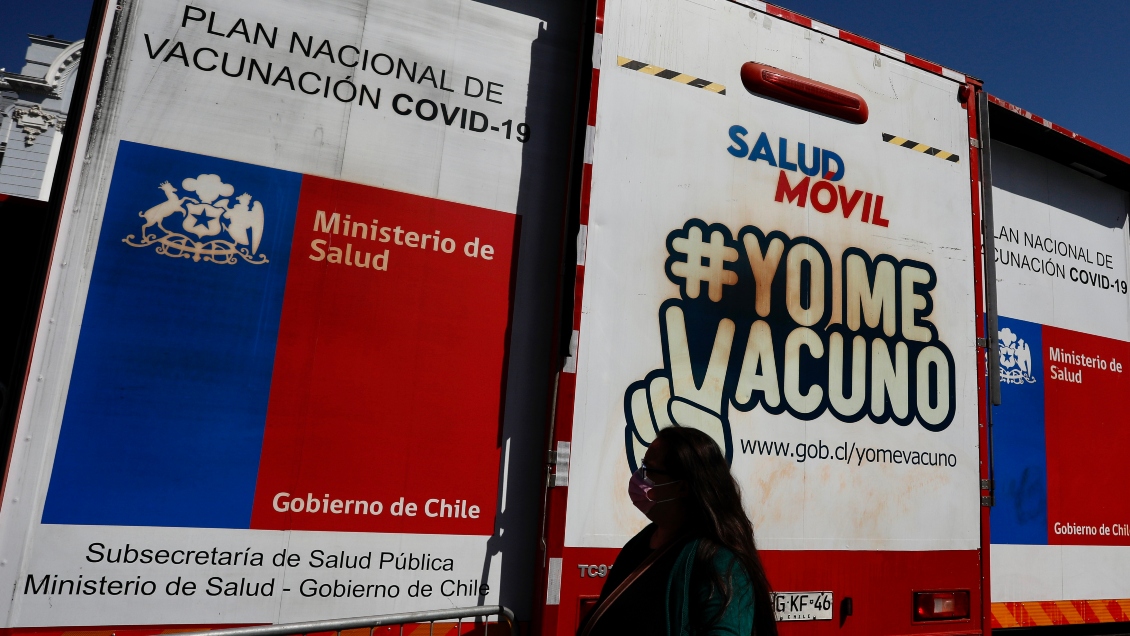 Más de un millón de pases de movilidad bloqueados por vacunación de refuerzo incompleta