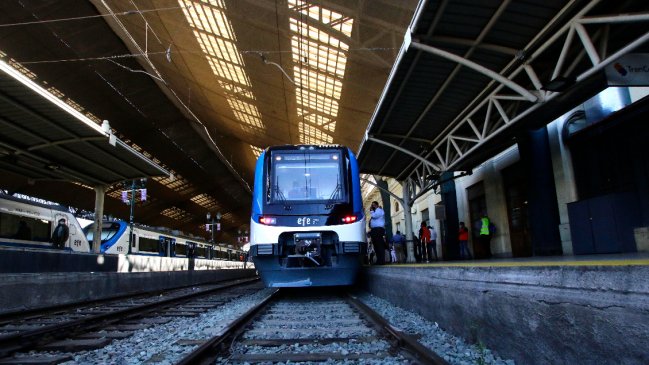   Tren Rancagua-Estación Central se suspendió debido a caída de torre de alta tensión 