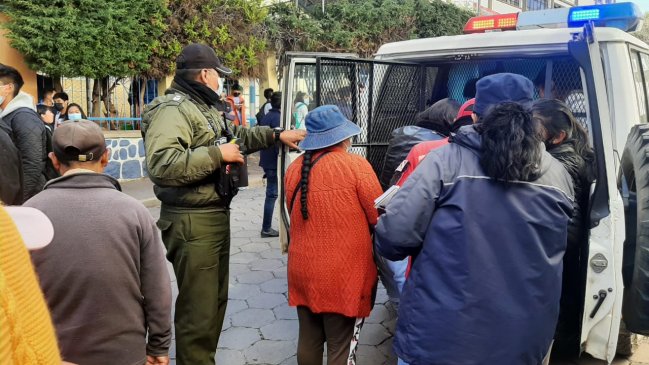   Al menos cuatro fallecidos tras avalancha humana en una universidad boliviana 