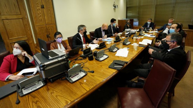 Proyecto de reajuste al salario mínimo inició su trámite en el Senado con dudas sobre apoyo a pymes