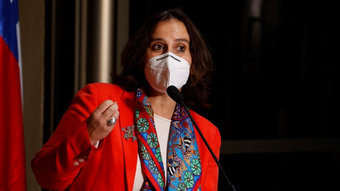 Canciller Urrejola: La consulta sobre política de comercio exterior es un insumo, no será vinculante