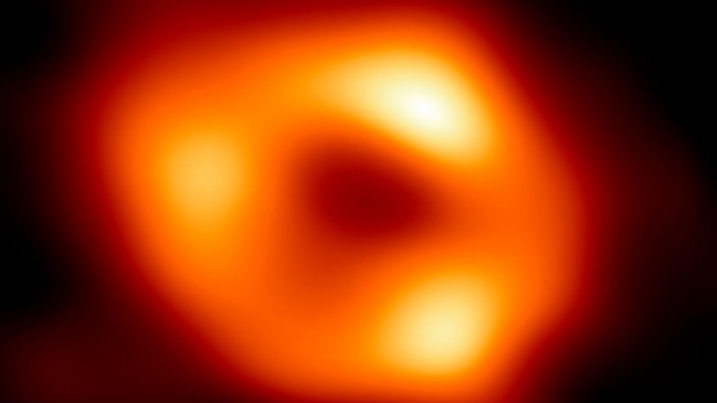   Revelan la primera imagen del agujero negro en el corazón de la Vía Láctea 