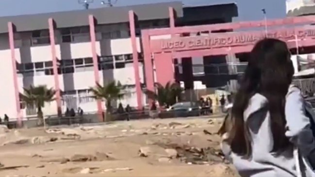  Amenaza de bomba publicada en redes sociales obligó a evacuar colegios en Antofagasta  