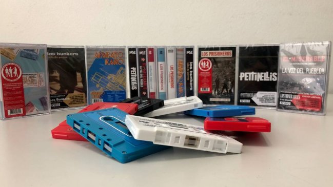 De Los Prisioneros a Los Bunkers: Lanzan reedición en casetes clásicos del rock chileno