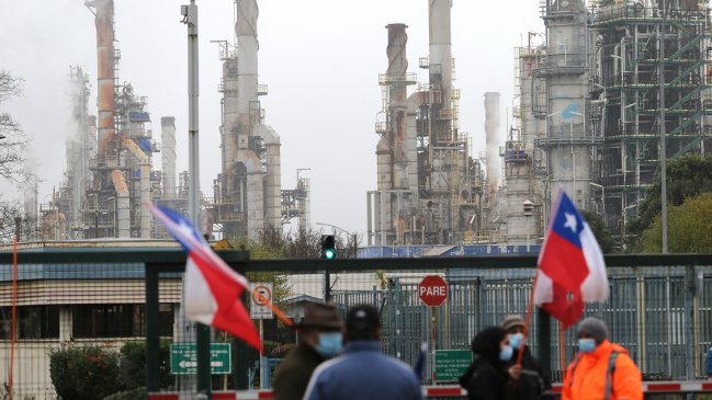 Subcontratistas de la ENAP acusaron que la empresa no llegó a firmar acuerdo para negociar