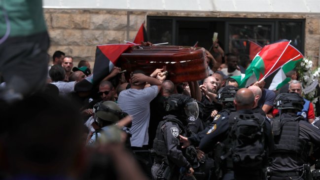  Bachelet condenó ataque policial israelí en el funeral de la periodista Abu Akleh  