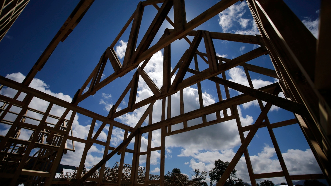 Destacan avance en la reconstrucción de viviendas destruidas por incendio en población de Castro