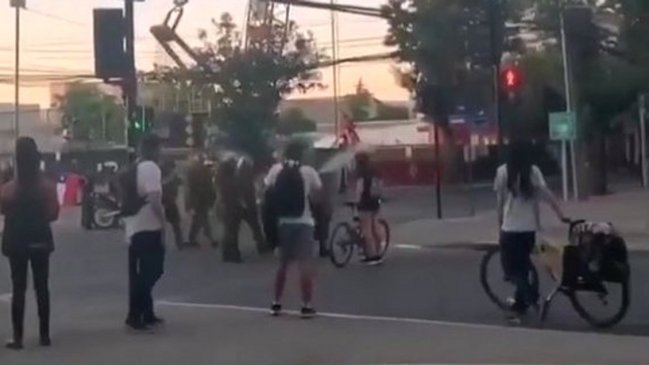 Condenan a ex carabinero que roció gas pimienta a manifestante durante el estallido social en Chillán