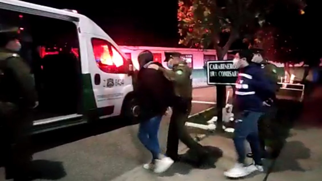 Pareja del Maule vendía autos robados en Santiago y los ofrecía en redes sociales