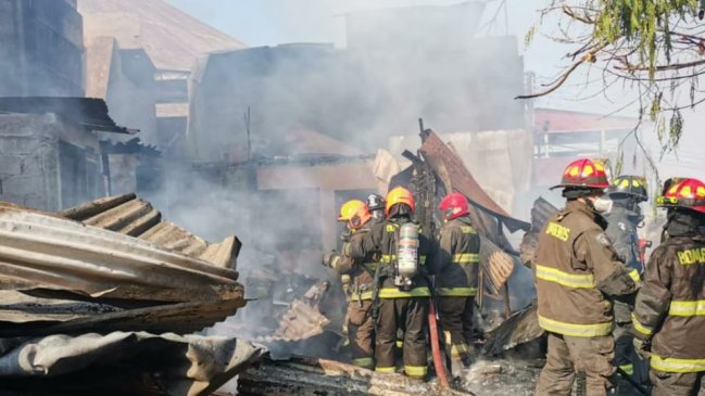   Incendio dejó cuatro casas afectadas y 17 damnificados en Antofagasta 