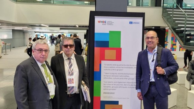 Rector de la Universidad Bernardo O'Higgins participa en conferencia mundial de educación en Barcelona