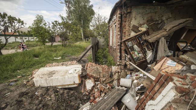  Rusia bombardea el Donbás y Zelenski acusa un 