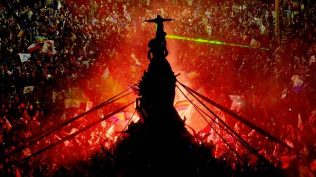 Patricio Guzmán fue ovacionado en Cannes por documental sobre estallido social y Convención Constituyente