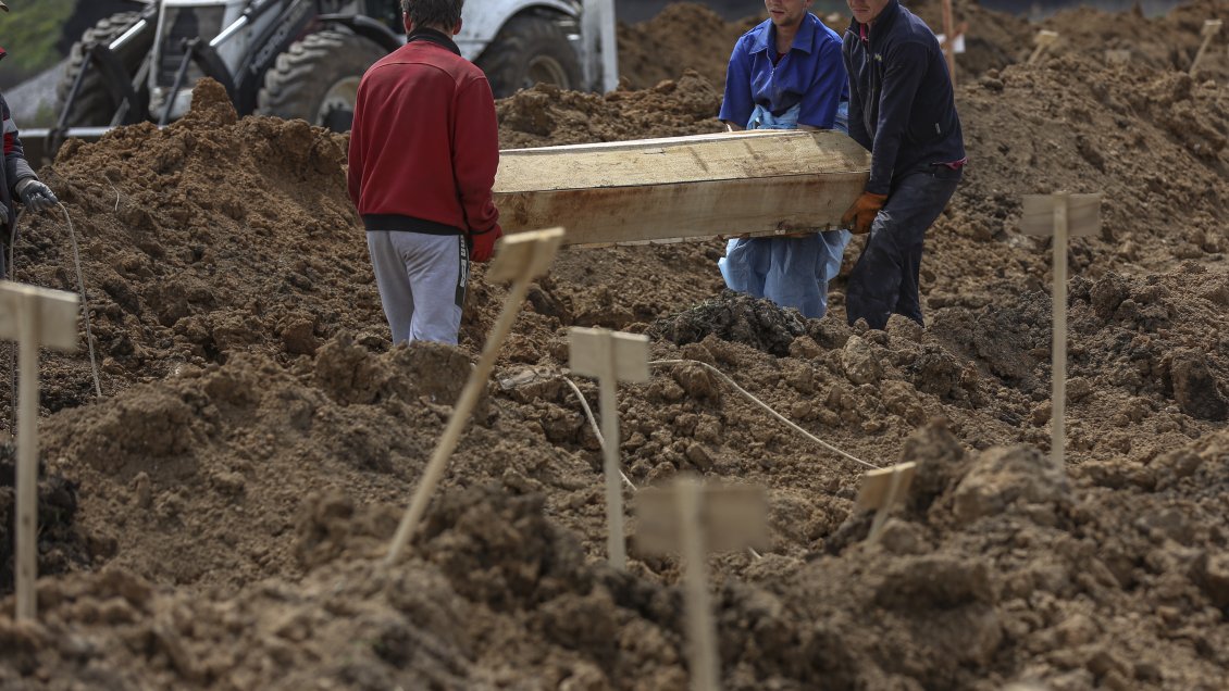 Municipio de Mariúpol aseguró que fueron hallados casi 200 cuerpos en un sótano de la ciudad