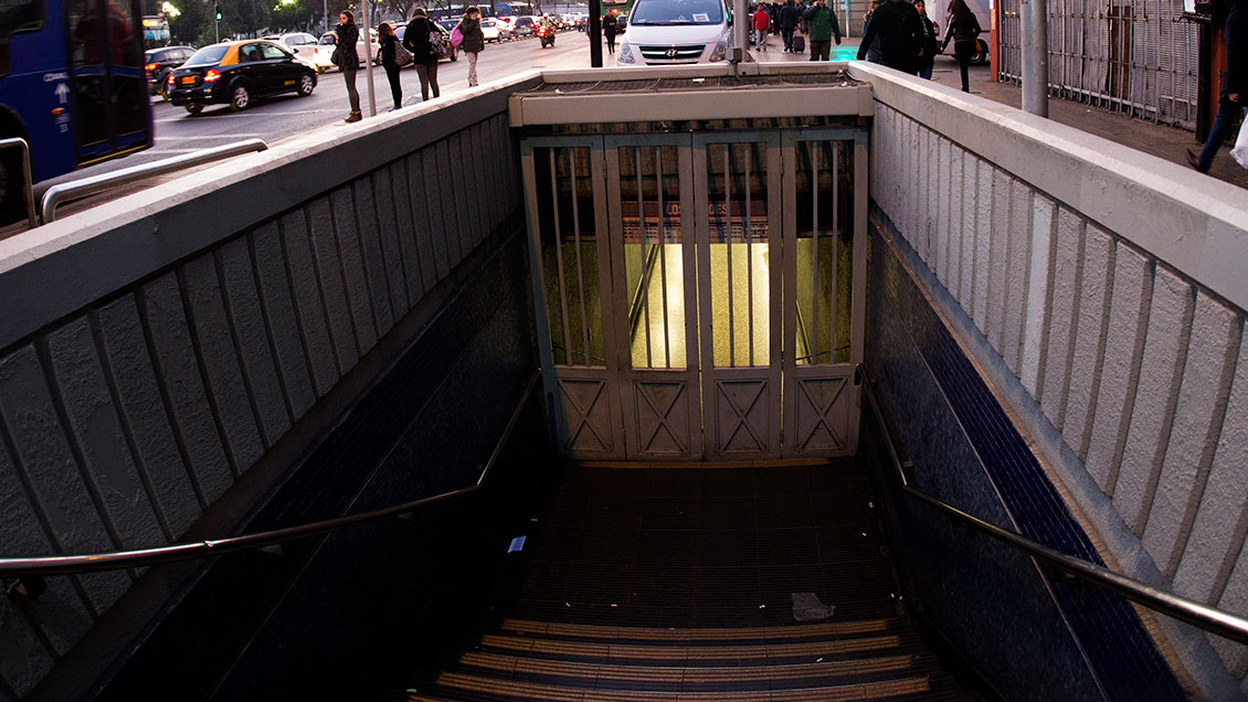 Investigan falsa llamada a Carabineros que avisó de una bomba en Metro Moneda