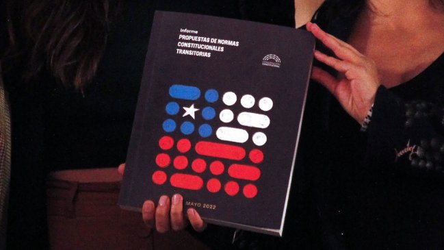 Colectivos de izquierda acuerdan que la nueva Constitución sea reformable por dos tercios hasta 2026