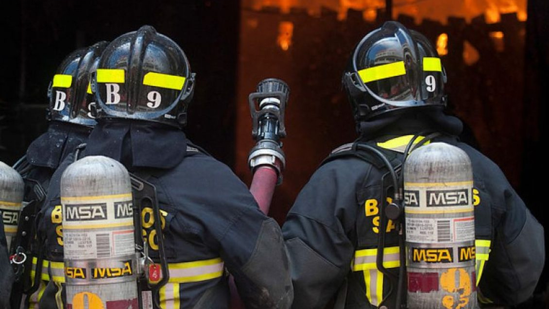 Investigan presunto ataque incendiario contra una casa en Cañete