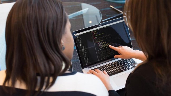 Ministerio de las Culturas abrió convocatoria para cursos de programación y ciencias de la computación