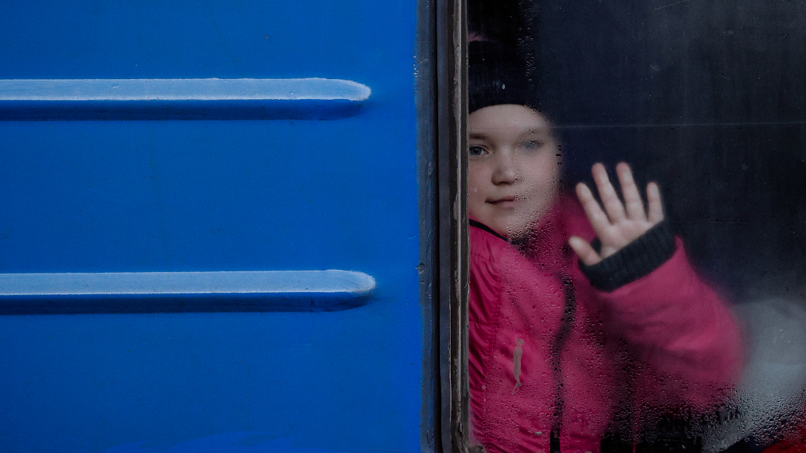 Desplazados internos en Ucrania se reducen de ocho a siete millones