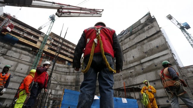 OCDE rebajó con fuerza su previsión de crecimiento para Chile