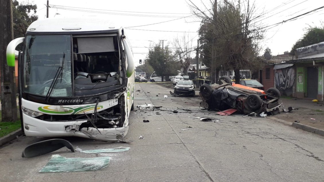 Colisión triple dejó una persona fallecida en Curicó
