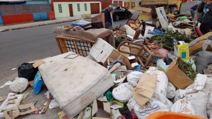   Municipalidad recogió 60 toneladas de basura y escombros en barrio de Arica 