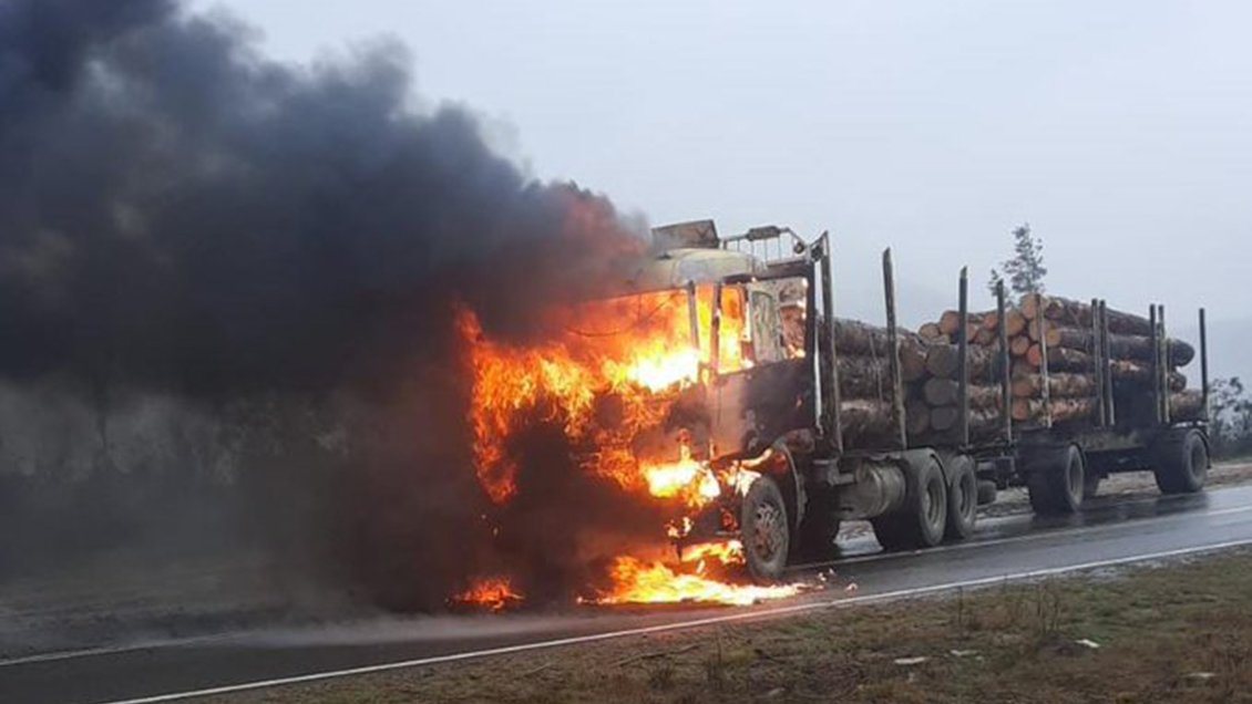 Ataques incendiarios dejan cuatro máquinas quemadas en tres puntos de Curanilahue