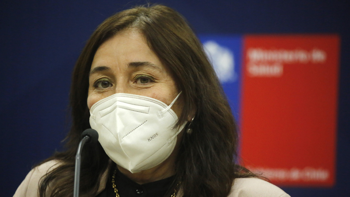 Ministra Yarza defiende cambios a vacaciones: Es una medida preventiva, la red pediátrica está saturada