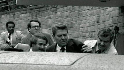   En libertad quedó el hombre que trató de matar a Ronald Reagan en 1981 