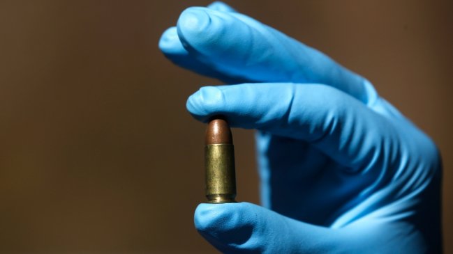 Hombre fue acribillado dentro de un auto, su hijo de siete años está grave