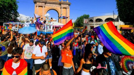  Cientos de personas marcharon en México por la diversidad del orgullo LGTBQ+  