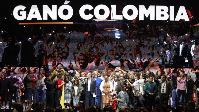   Izquierda latinoamericana celebra histórico triunfo del colombiano Petro 